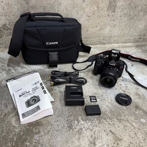 Canon EOS Rebel T6 DSLR Camera Kit 18-55mm Lens Bag Charger